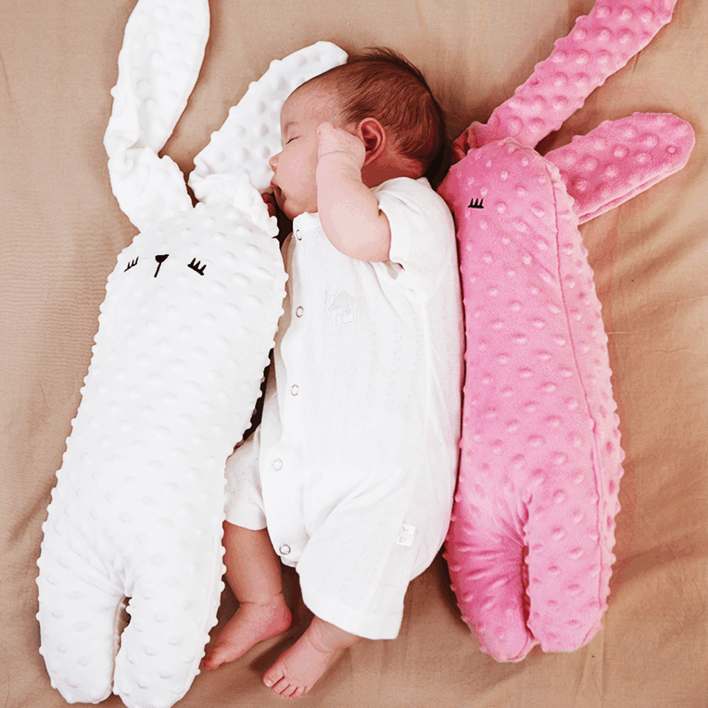 Teknum Sunveno Little Story pillows and head shapers